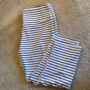 Scorpio Sol, cropped leggings, size medium